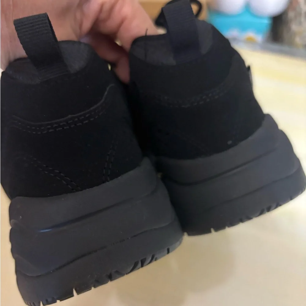 Women’s Skechers x Goodyear GBS Moja slip resistant Black Sneakers Sz 8 New